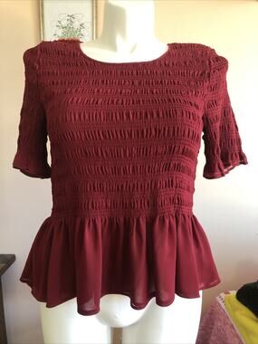 NWOT Torrid Size 0 Short Sleeve Dark Red Peplum Top Ruched Round Neck